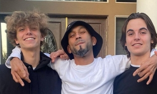 Hai quý tử nhà Britney Spears bất ngờ trổ mã điển trai như tài tử ở tuổi 15