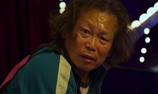 Tài tử Squid Game và nỗi niềm 'không phải người có quyền lực' để bảo vệ con