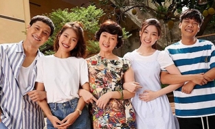 11 tháng 5 ngày cho Hương vị tình thân 'ngửi khói', thống trị rating phim truyền hình Việt