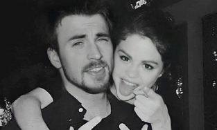 Sự thật loạt ảnh tình tứ của Selena Gomez và 'đội trưởng Mỹ' Chris Evans