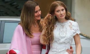 Ái nữ nhà tỷ phú Bill Gates xuất hiện xinh như công chúa trước đám cưới