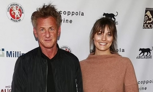 Nam tài từ 61 tuổi Sean Penn bị cô vợ ba kém 32 tuổi đệ đơn ly hôn