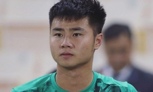 Thủ môn Văn Toản nhận tin bà nội qua đời khi đang thi đấu ở UAE