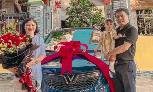 Quang Hải tặng xế hộp tiền tỷ cho mẹ ngày 20/10