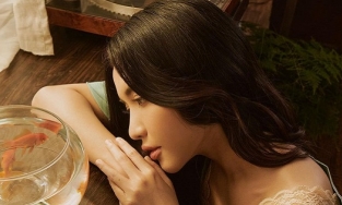 Hết thời 'đi đu đưa đi', Bích Phương trở lại với phong cách ballad thủa 18