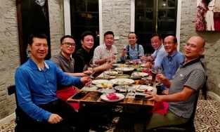 4 MC huyền thoại của VTV hội ngộ chung một khung hình, tuổi thơ 8x dội về