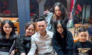 Nhạc sĩ Tú Dưa đón con thứ 5 ở tuổi 42