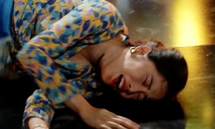 Cbiz có La Vân Hi, showbiz Việt có Nam Em bị bạn diễn tát đến muốn ngất đi