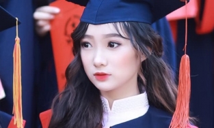 Sau hai cô giáo Vật lý, xuất hiện thêm cô giáo dạy Toán xinh như mộng