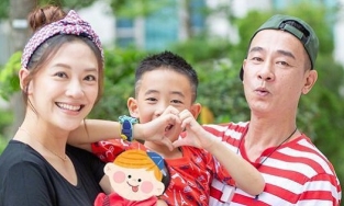 Vợ chồng Trần Tiểu Xuân và Ứng Thể Nhi chi 4 tỷ để đổi tên cho cả nhà