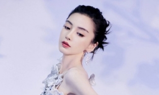 Angelababy đẹp tựa tiên tử tại sự kiện khiến loạt đàn em đều bị lu mờ