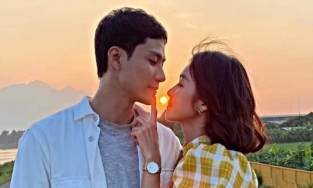 Nửa đêm, Thanh Sơn công khai đăng ba chữ 'Anh yêu em' gửi đến Khả Ngân