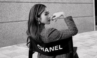 Khả Ngân đăng status tâm trạng giữa đêm