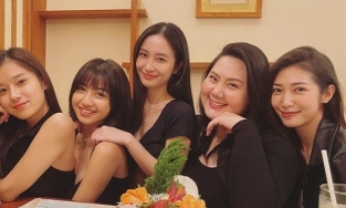 Dàn mỹ nhân 'Tháng năm rực rỡ' hội ngộ, chỉ mặc đồ đen mà nhan sắc vẫn nổi bần bật