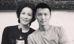 Lưu Gia Linh tiết lộ Vương Phi yêu Tạ Đình Phong đến mức quỳ trầy gối cầu nguyện cho tình trẻ 