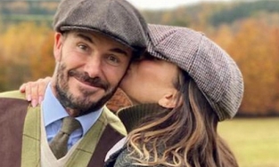 Sắp lên chức ông bà nội, cặp đôi U50 Vic - Beck vẫn như vợ chồng son 