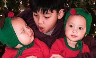 Bộ ảnh mừng Giáng sinh siêu cưng của ba con Hồ Ngọc Hà, cậu út Leon vẫn là 'thánh hài'