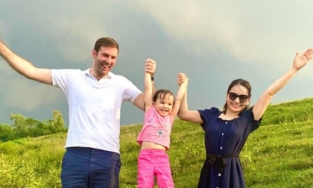 Vân Khánh 'Thương ngày nắng về' ngoài đời được chồng Tây yêu chiều, khác hẳn phim