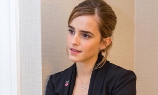 Là triệu phú đô la, Emma Watson lại chi tiêu rất keo kiệt, đi du lịch bằng xe buýt