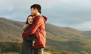 Lương Xuân Trường hiếm hoi đăng ảnh tình cảm với vợ, tuy cũ nhưng rất đặc biệt