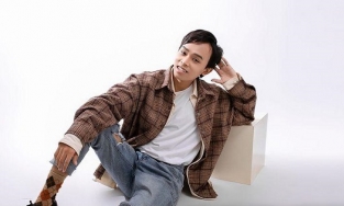 Không còn là 'cậu bé dân ca', Hồ Văn Cường tái xuất với diện mạo lạnh lùng hậu rời công ty Phi Nhung