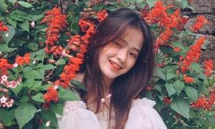 Nữ sinh bán lê người H'Mông tại Hà Giang sau 3 năm nổi tiếng nay đã 18 tuổi, xinh đẹp chuẩn mỹ nhân