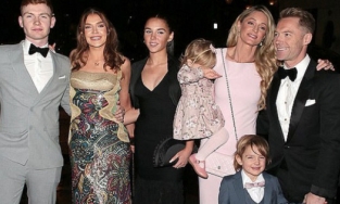 Ông bố 5 con Ronan Keating (cựu thành viên Boyzone) quyết định triệt sản