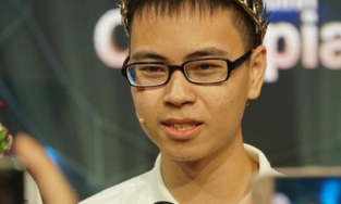 Quán quân Olympia đáp trả khi bị nói cuộc thi chỉ 'tìm nhân tài cho nước Úc'