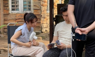 Cặp đôi 'Tình yêu tham vọng' Diễm My - Nhan Phúc Vinh tái hợp, thân mật ở trường quay