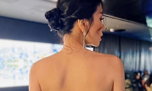 Bờ vai gầy chuyên gánh vác việc lớn của Lệ Quyên trông như thế nào ở tuổi 40?