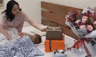 Bà xã Duy Mạnh tự tổ chức sinh nhật cho mình, tự giả vờ bất ngờ khi nhận quà