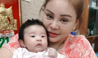 Lần đầu lộ mặt cháu nội Lê Giang, là bản sao của bố Duy Phước