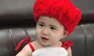 Thiên An đăng ảnh con gái hóa bà già Noel, Sol càng lớn càng giống hệt Jack