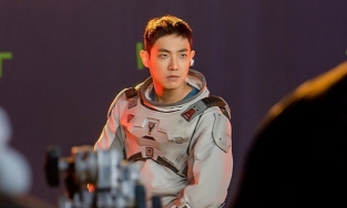  Nhan sắc 'cực phẩm' của nam thần 'lấn át' Gong Yoo ở phim mới