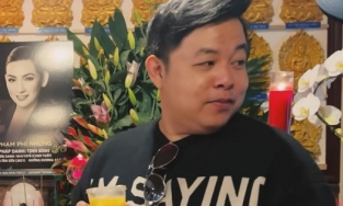 Quang Lê đến thắp hương cho Phi Nhung, tiết lộ về hai món ăn yêu thích của củ ca sĩ trên bàn thờ