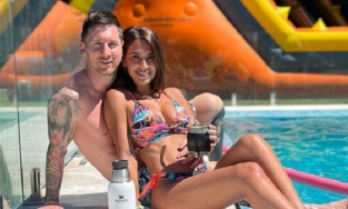 Messi và vợ tình tứ như vợ chồng son, ngoại hình cực phẩm như mẫu nam mẫu nữ trên bìa tạp chí 