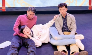 Công Lý xuất hiện trong ảnh hậu trường tập luyện cho Táo Quân 2022