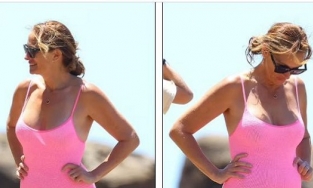 'Người đàn bà đẹp' Julia Roberts quyến rũ ở tuổi 54 không cần phấn son 