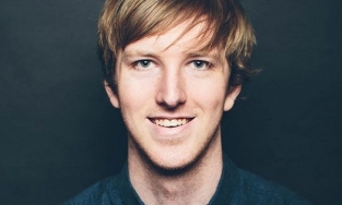 Thêm một tỷ phú tự thân không học đại học mới 26 tuổi, sở hữu 300 tỷ đô chỉ sau một đêm