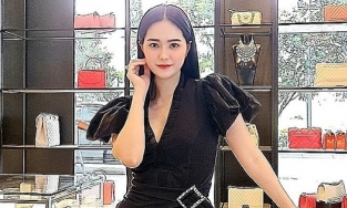 Đoàn Di Băng thưởng Tết cho nhân viên 'dài như sớ': Lương tháng 14, thưởng tiền, lì xì, tặng xe,...