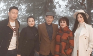 Phương Oanh tung ảnh gia đình 'cực phẩm', nhan sắc mẹ nữ diễn viên lấn át luôn con gái