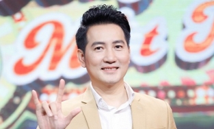 Nguyễn Phi Hùng vốn là diễn viên múa ballet, trở thành ca sĩ nhờ đi hát karaoke 