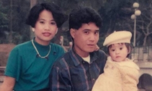 Cặp đôi chuẩn 'dân chơi Hà Nội' 30 năm trước hóa ra lại là bố mẹ ca nương Kiều Anh