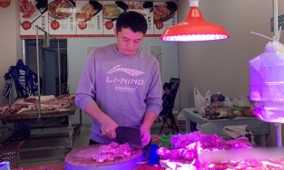 Thanh niên tốt nghiệp ĐH bằng đỏ bỏ việc về bán thịt lợn, 3 ngày lãi bằng cả tháng lương công chức