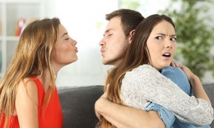 Một tòa án Trung Quốc không cho người dân ly hôn vì ngoại tình