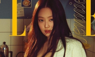 Jennie (BLACKPINK) khoe eo 50cm cùng thần thái siêu mẫu đầu năm