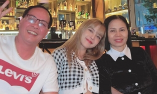 Sau 1 năm đầy biến cố, Thiều Bảo Trâm trở về làm 'chim chích bông' của bố mẹ