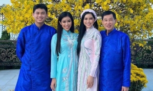 Gia tộc tỷ phú Johnathan Hạnh Nguyễn chụp ảnh Tết, phu nhân hào môn trẻ đẹp chiếm trọn spotlight