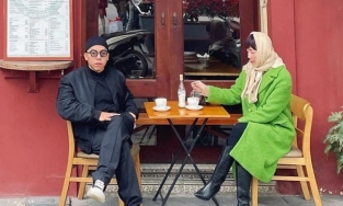 Về Hà Nội ăn Tết, vợ chồng Tóc Tiên - Touliver 'khóc ròng' khi bước lên cân