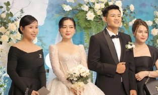 Bà xã Công Phượng tăng cân khó nhận ra tại đám cưới cầu thủ Hà Đức Chinh